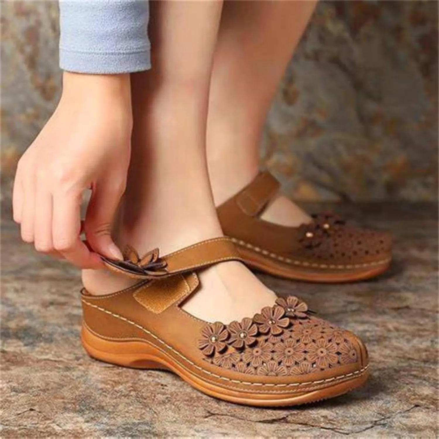 Clogs for Women Mule Sandals Comfortable Summer Flowers Platform Orthopedic Sandals, Round Toe Closed Toe Walking Slippers Hollow Out Breathable Ankle Strap Walking Shoes